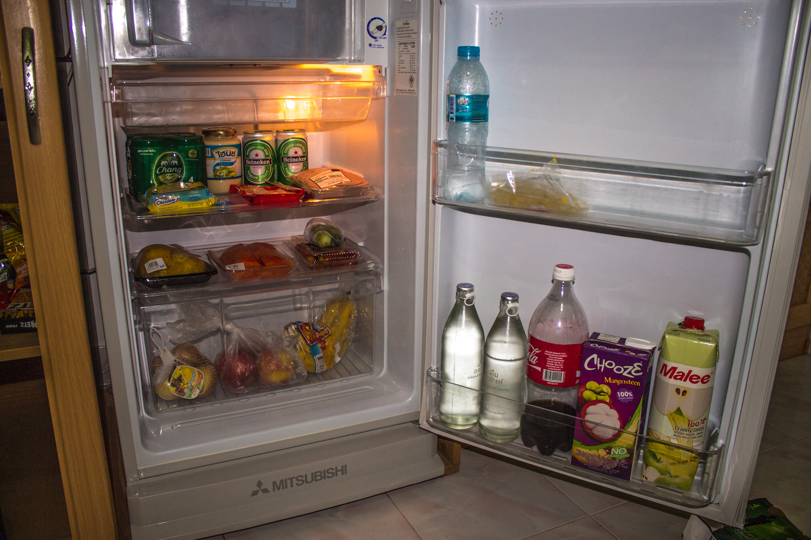 Холодильник с едой