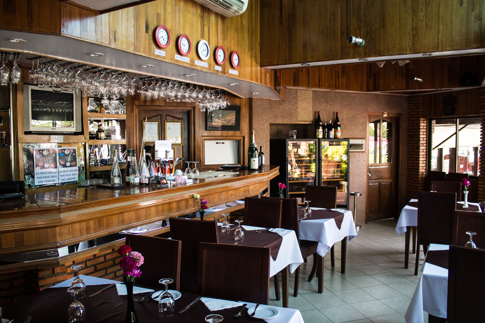 Ресторан во Вьентьяне, вид внутри